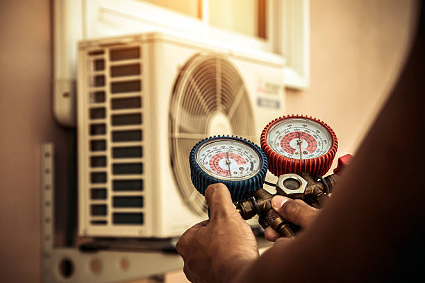 Professional Hvac technician working in Bryn Mawr, PA